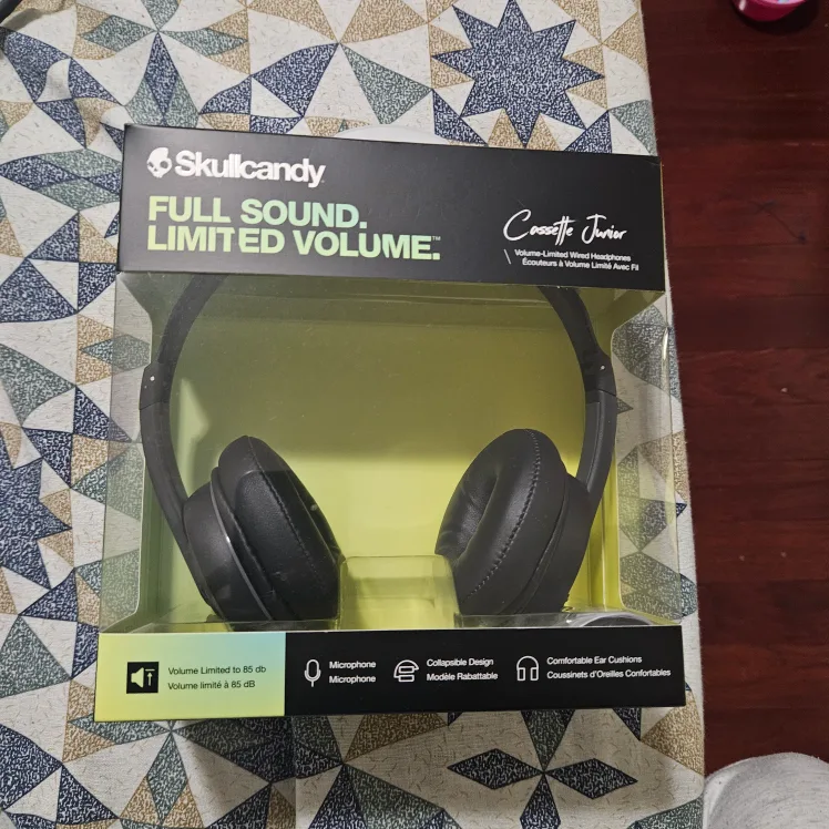New Skullcandy Cassette Junior Headphones