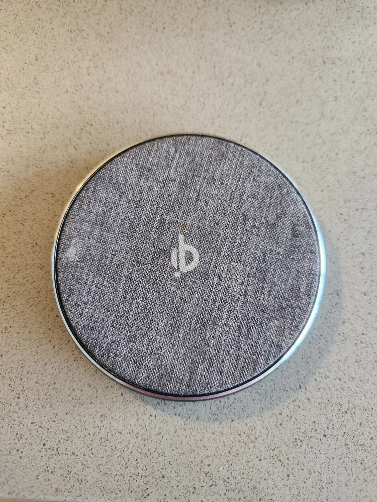 Bluehive Wireless Charging Pad thumbnail