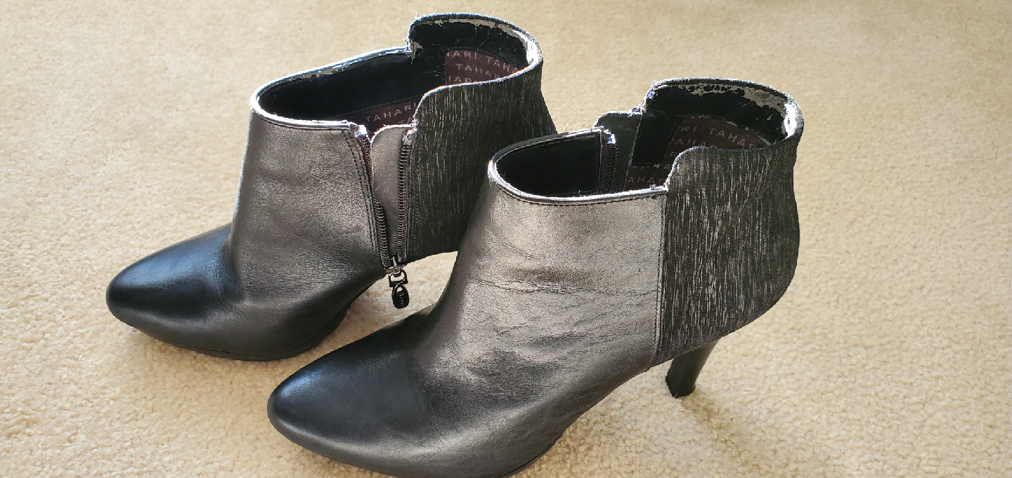 Tahari Gordon Black Leather Booties - Size 8M - photo 2