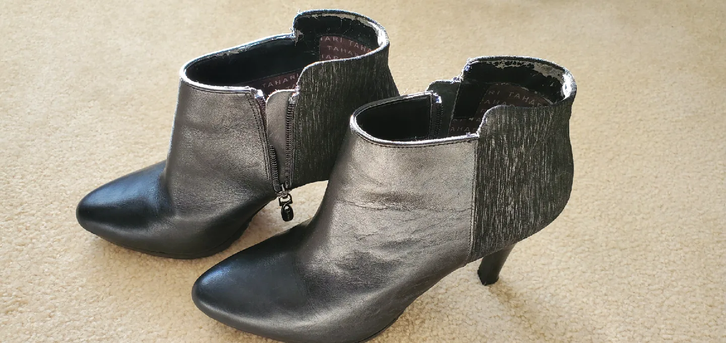 Tahari Gordon Black Leather Booties - Size 8M image indicator(2)