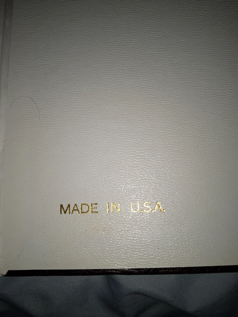 Brown Leather "Memories" Photo Album image indicator(6)