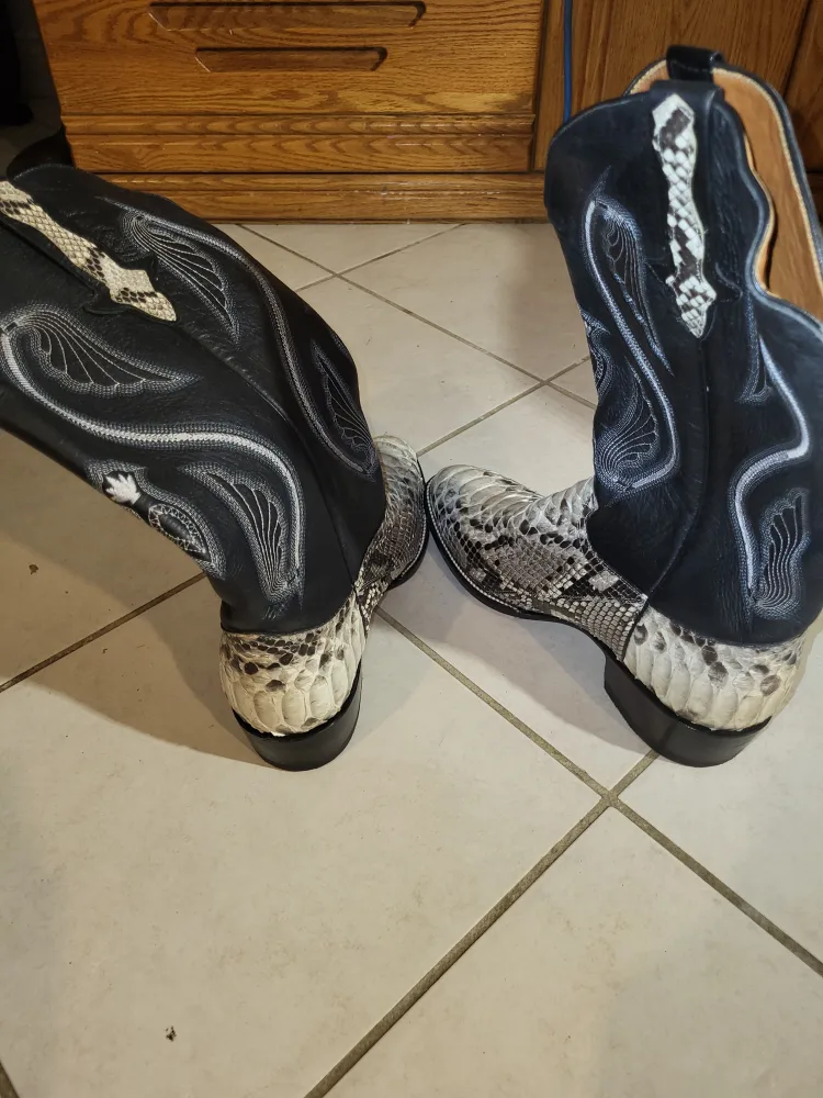 Castellano Black Cowboy Boots, Size 11 image indicator(5)