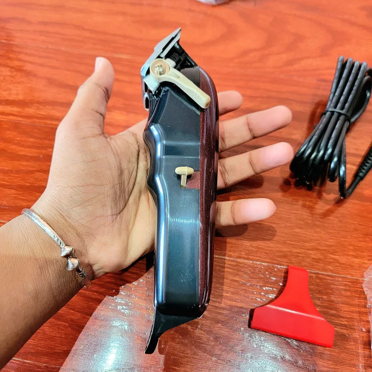 Wahl Professional 5 Star Magic Clip Cordless Hair Clipper image indicator(10)