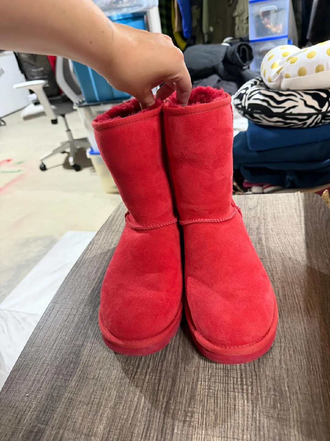 uggs size 9 thumbnail