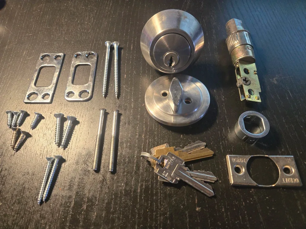 Lockset - Deadbolt & Keys thumbnail