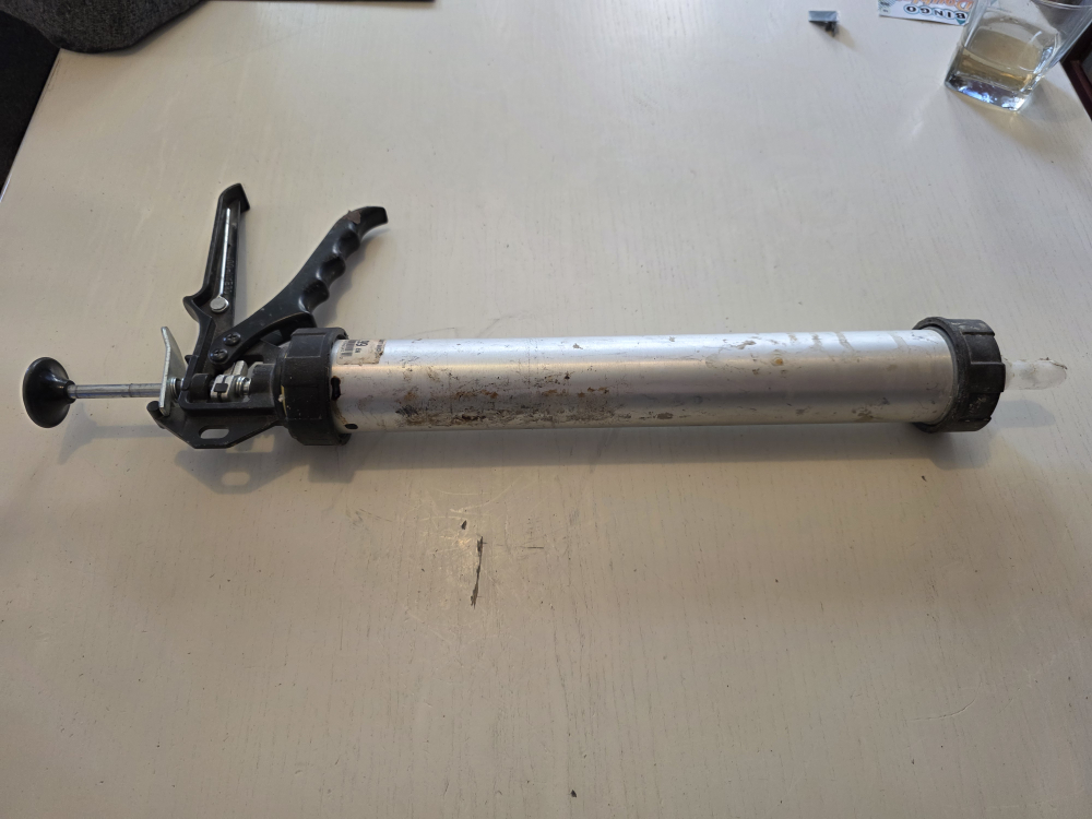 Caulking Gun - photo 3