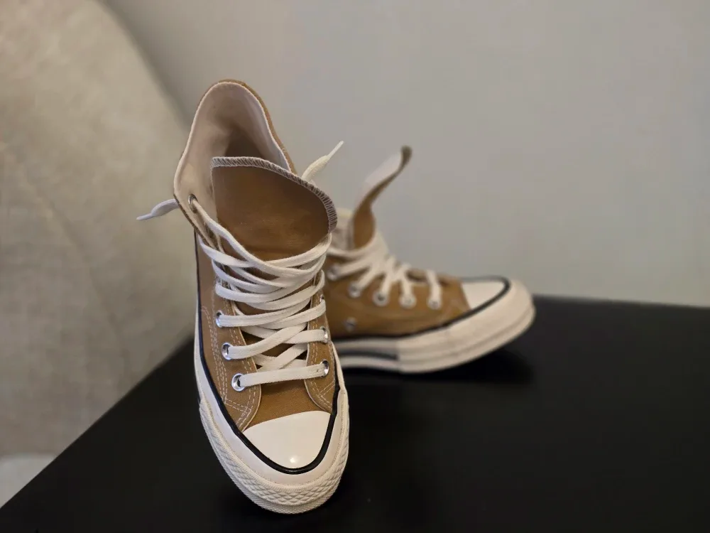 Converse Chuck Taylor All Star High Top - Size 5 image indicator(3)