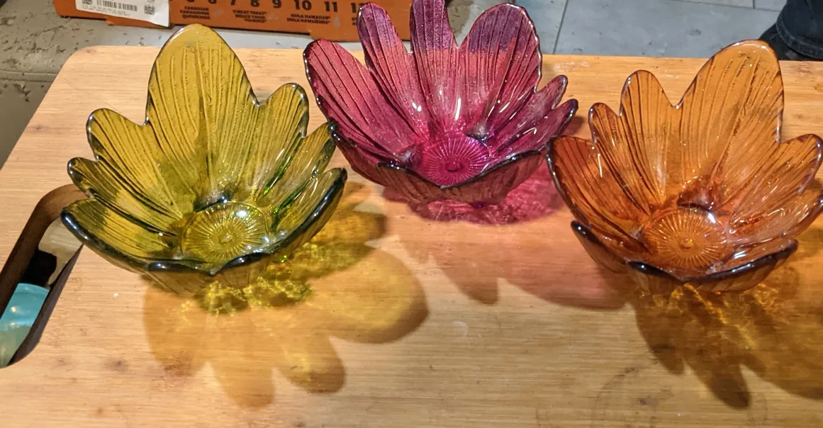 Set of 3  Flower Shaped Glass Bowls thumbnail