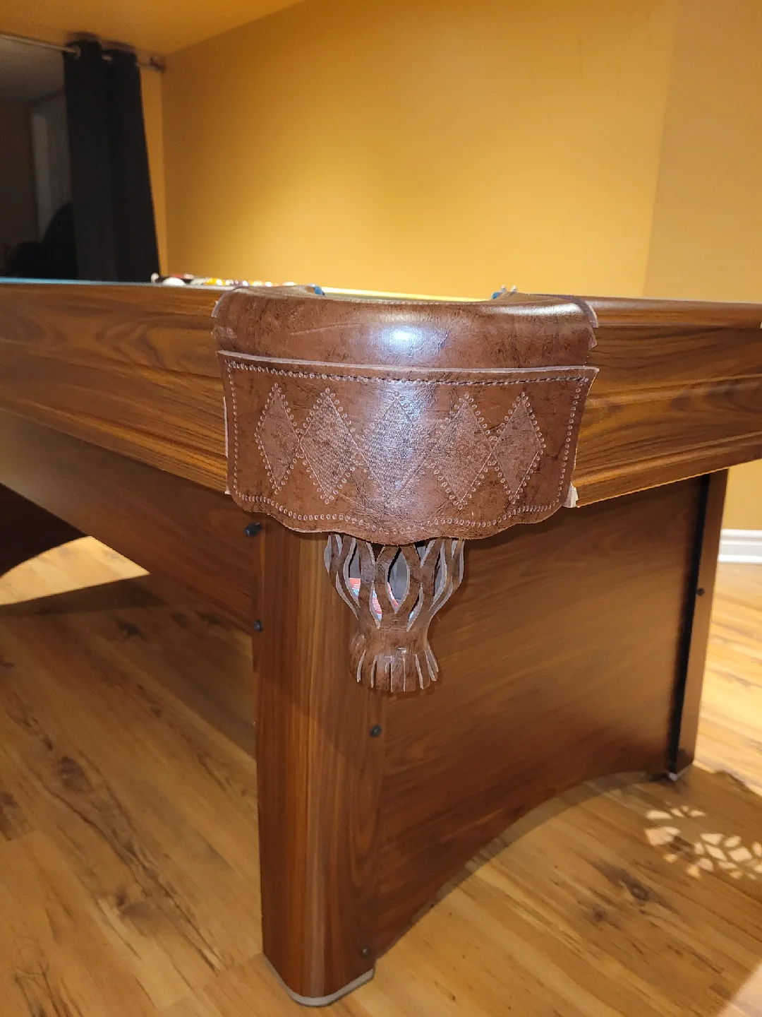 Pool Table with Balls and Cues image indicator(7)