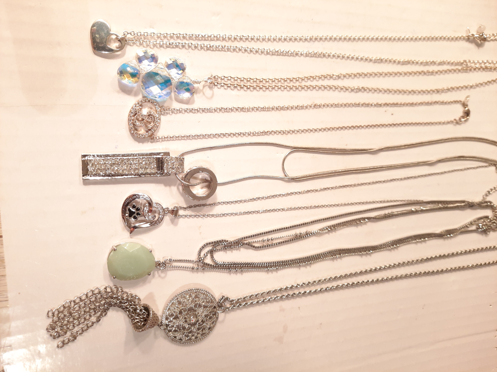 silver tone silver plate neclases - photo 2