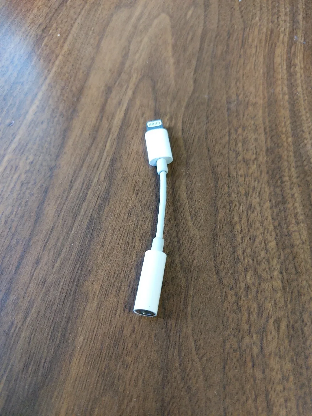 Apple Lightning to 3.5 mm Headphone Jack Adapter thumbnail