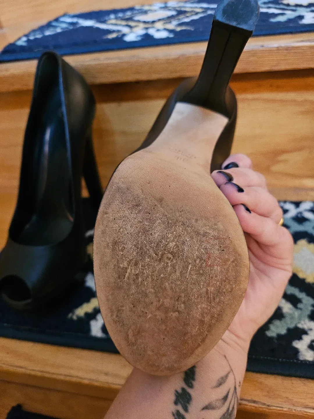 Gucci Black Leather Peep Toe Heels - Size 8 image indicator(8)