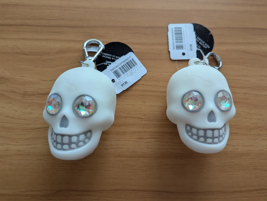 Both Bath & Body Works Skull PocketBac Holder - New! image indicator(2)