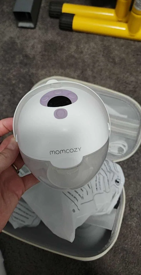 Momcozy m5 Wearable Breast Pump - 2 Pack image indicator(3)