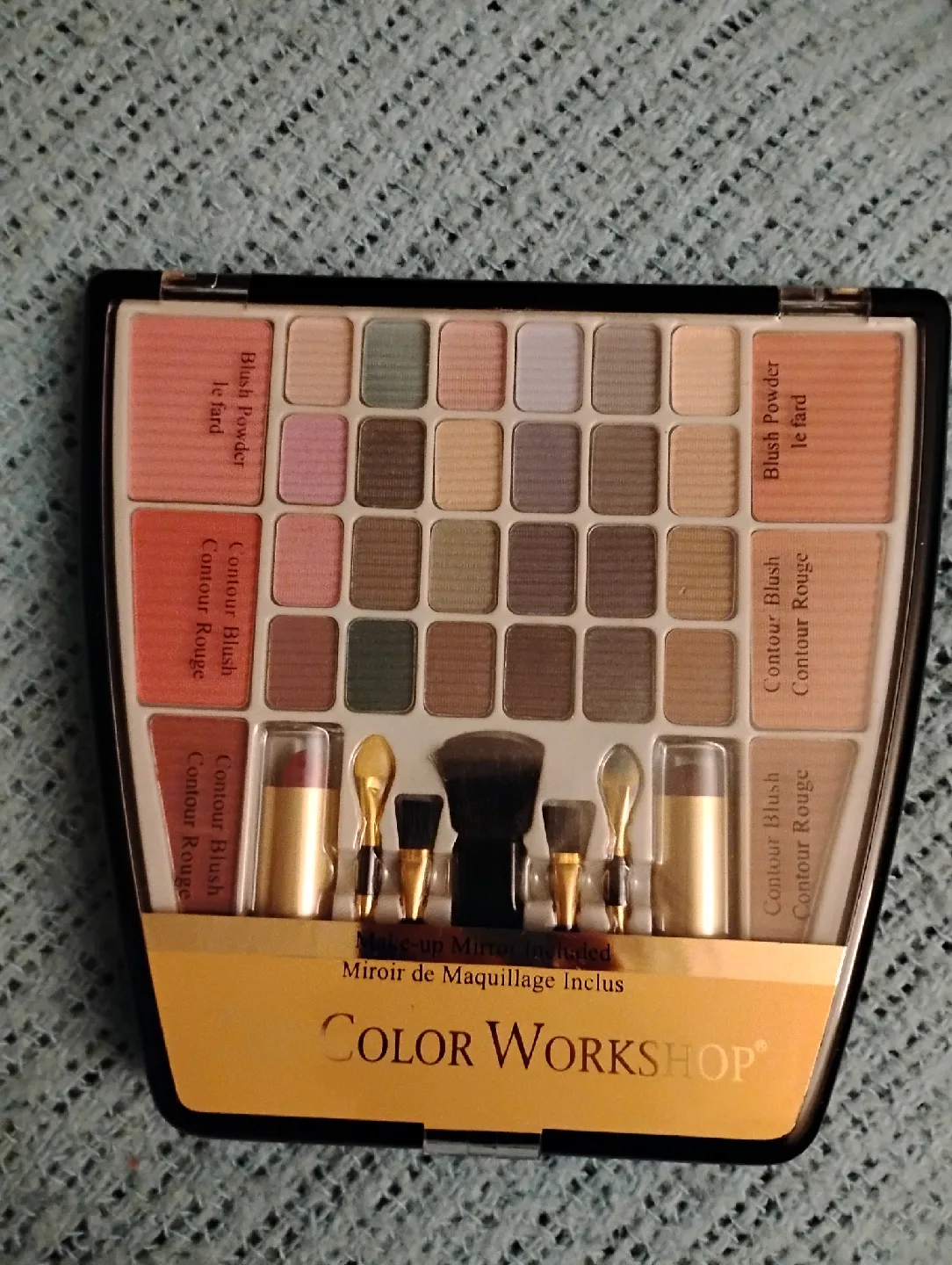 COLOR WORKSHOP MAKEUP KIT thumbnail