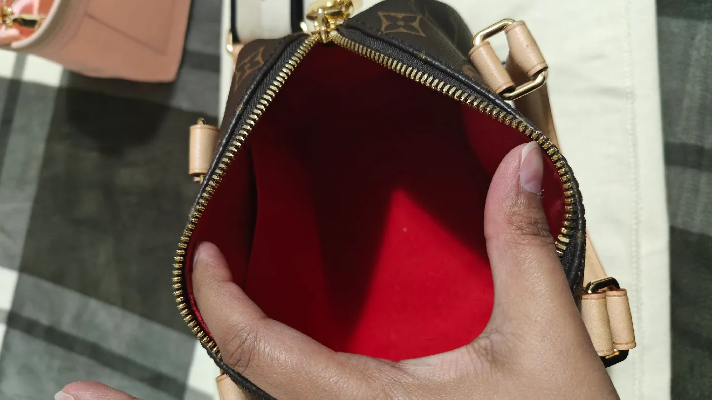 Louis Vuitton Speedy 20 image indicator(5)