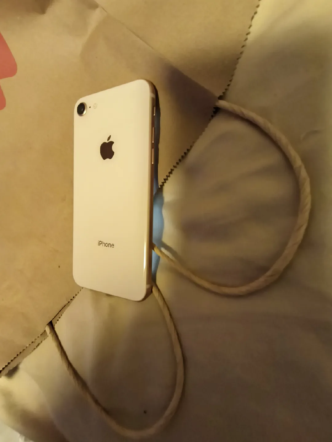 Apple iPhone 8 64GB White image indicator(2)