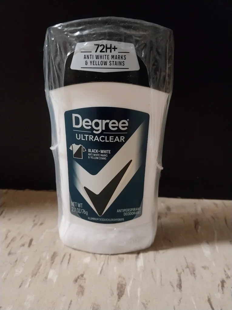 Degree Ultraclear Black+White Antiperspirant Deodorant thumbnail