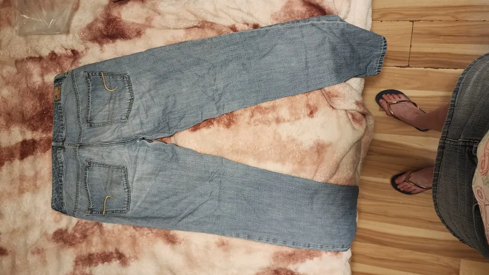 American Eagle Jeans - Size 6 image indicator(2)