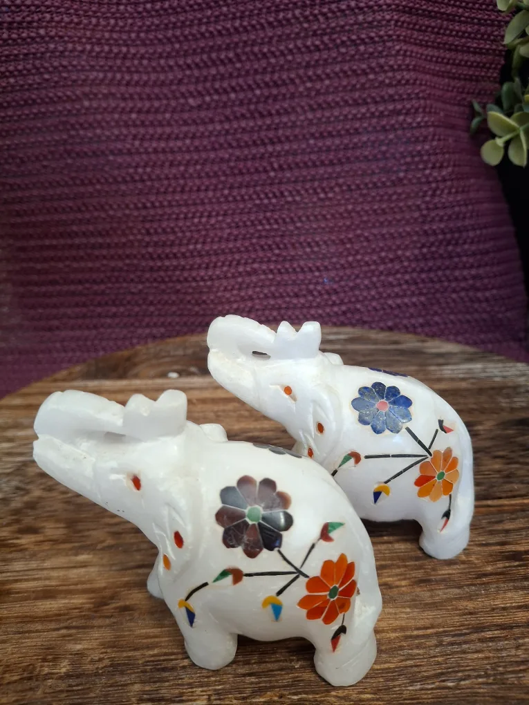 Pair of White Marble Elephant Figurines image indicator(6)