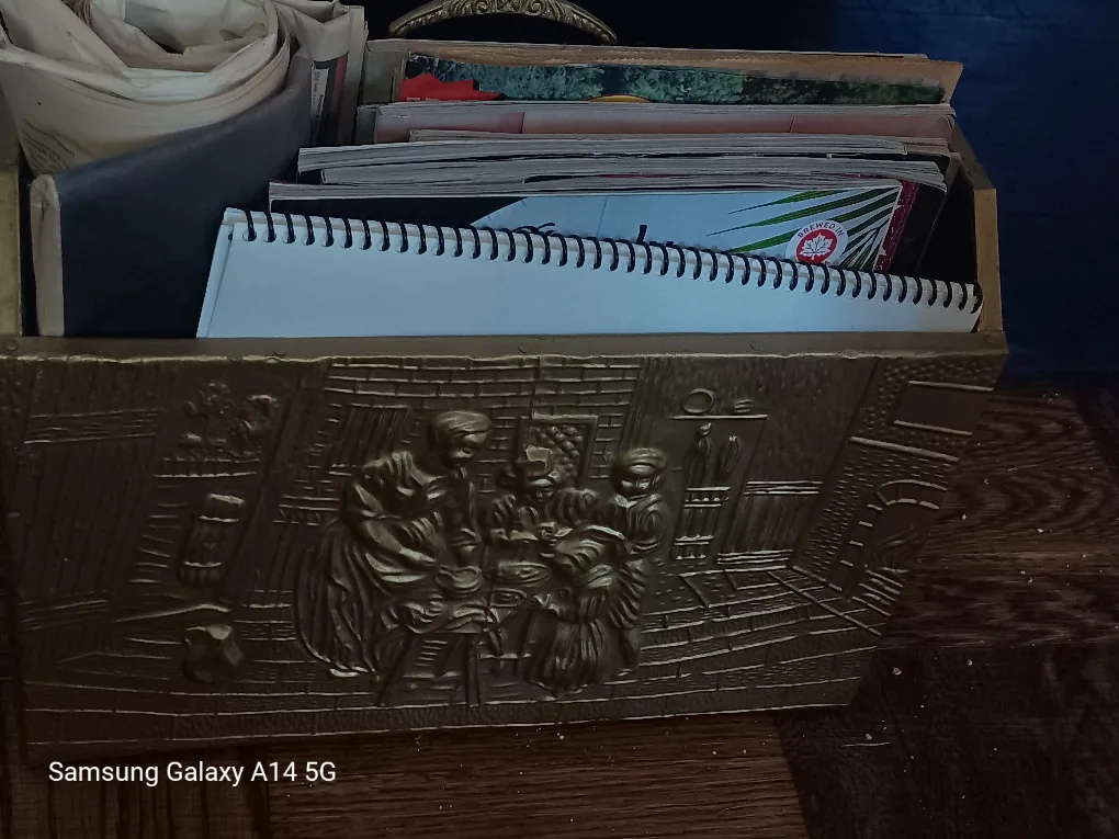 Vintage Embossed Metal Box thumbnail