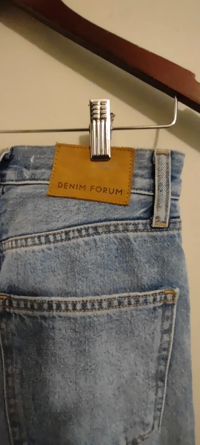 Aritiza Denim Forum boyfriend'90s Marlo Hi-Rise Baggy Jeans image indicator(5)