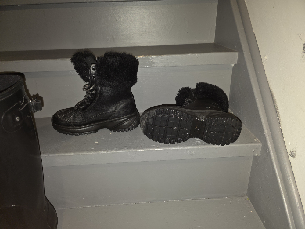 Hunter Rain Boots & UGG Boots - photo 2