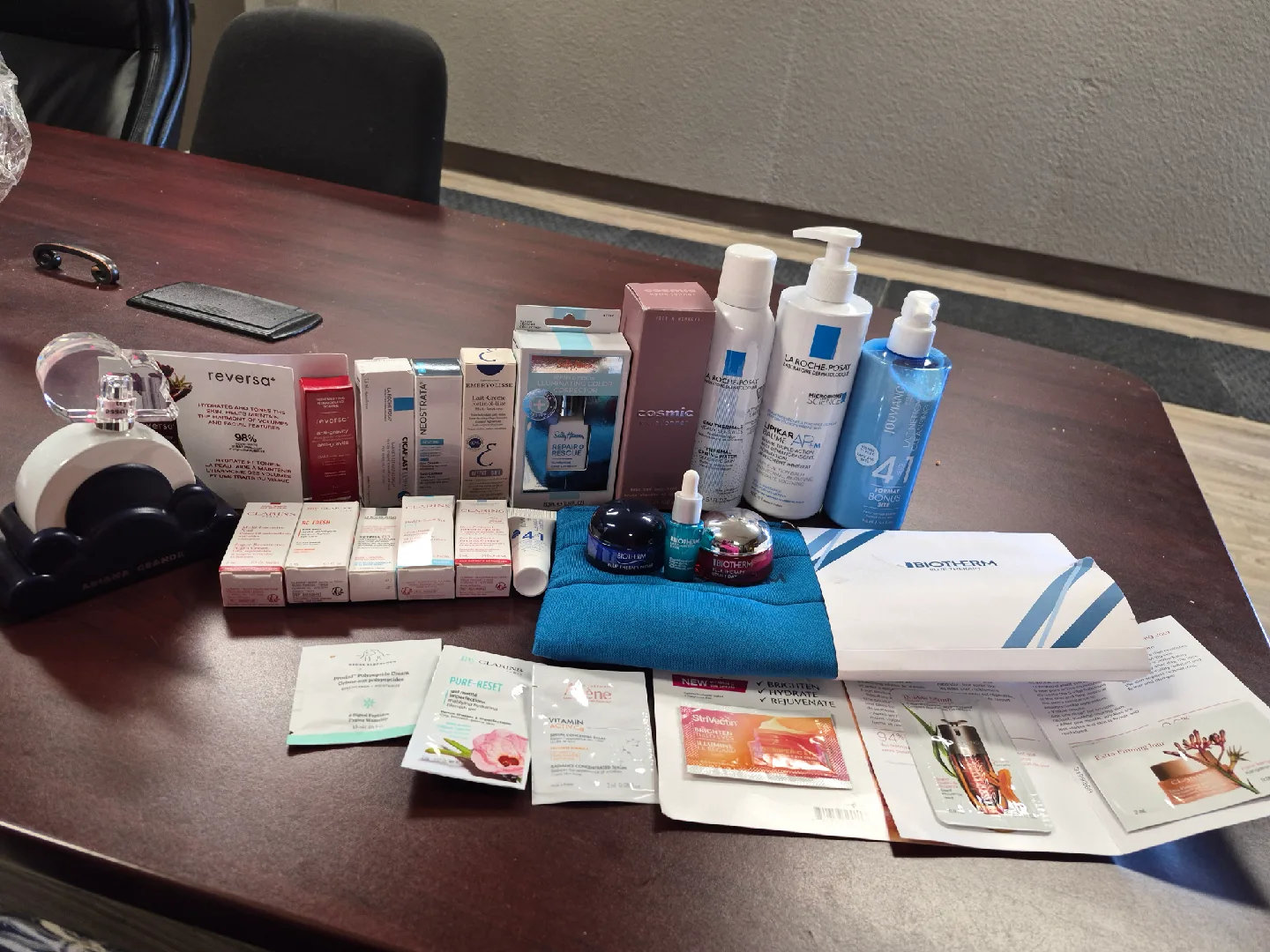 Mixed Lot of Skincare Products image indicator(2)