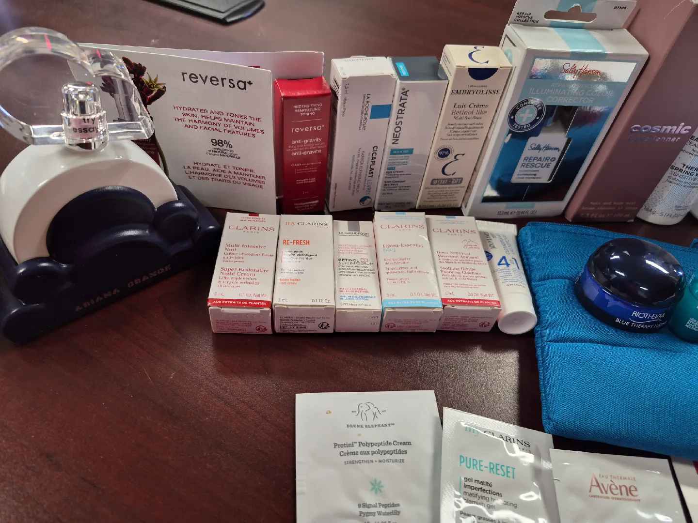 Mixed Lot of Skincare Products image indicator(4)