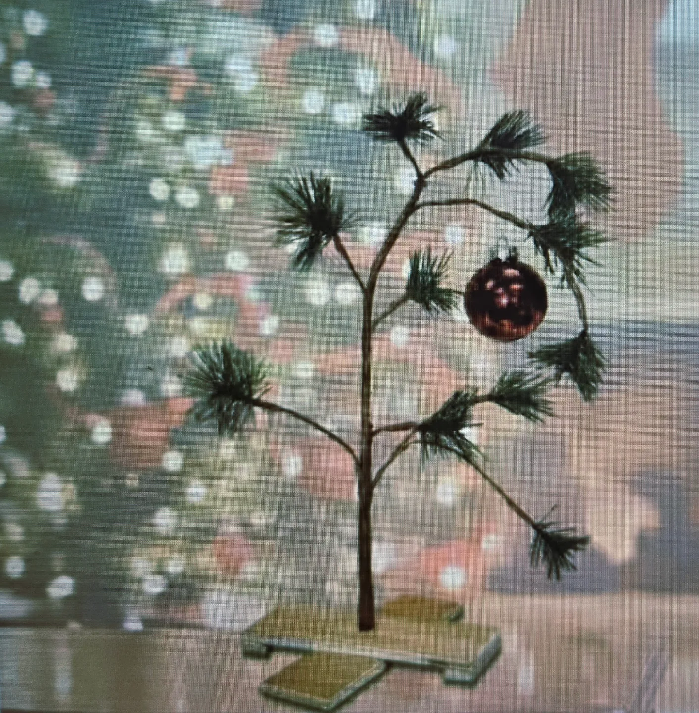 Snoopy/Peanuts Christmas Tree image indicator(2)