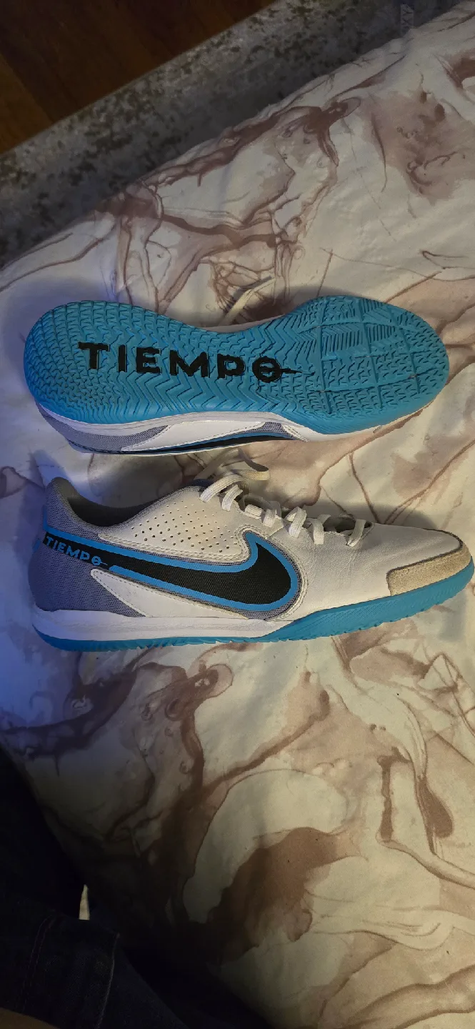Nike Tiempo Indoor Soccer Shoes image indicator(2)