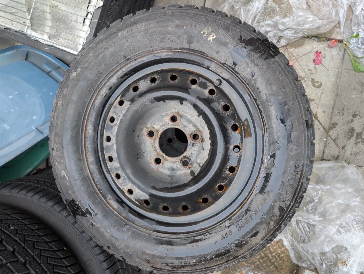 Set of Studded Winter Tires with rims image indicator(5)