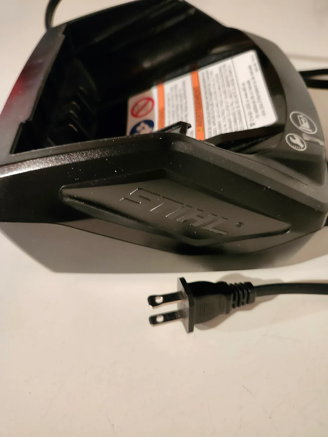 Stihl AL 101 battery charger image indicator(2)