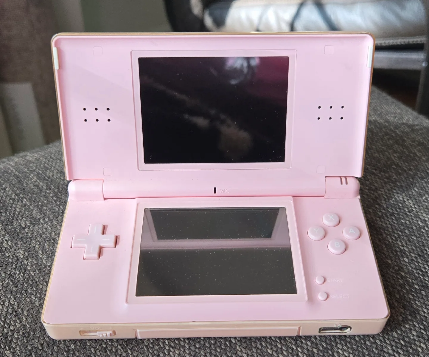 Nintendo DS Lite Pink + Animal Crossing Game image indicator(10)