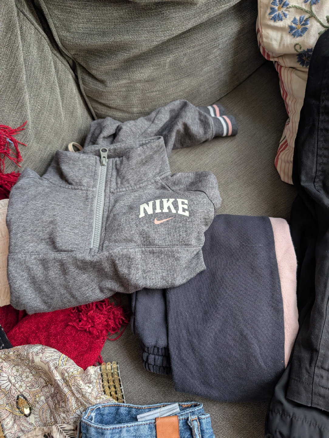 Teen Clothing Bundle 👖🖤 – 18 Pieces Total! - photo 5