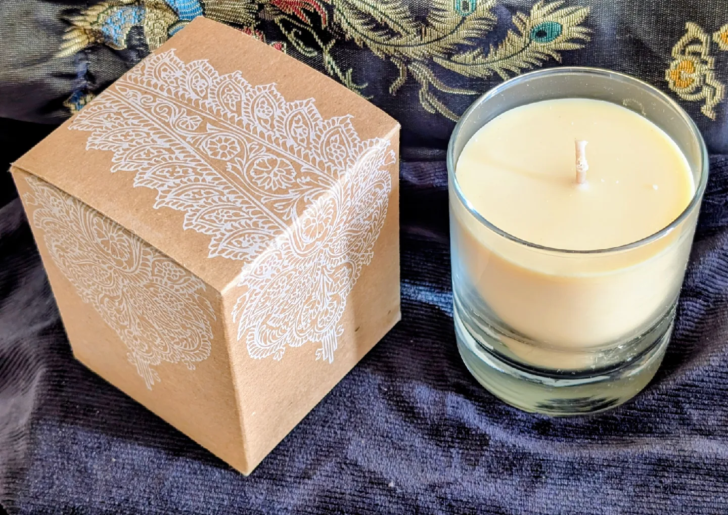 Spa-Day Bundle: Aveda Candle + Brooks & Waters Bath Set image indicator(3)