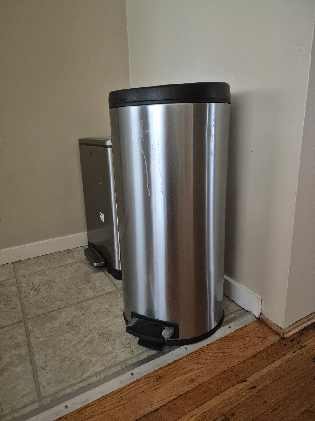 simplehuman Step Trash Can image indicator(2)