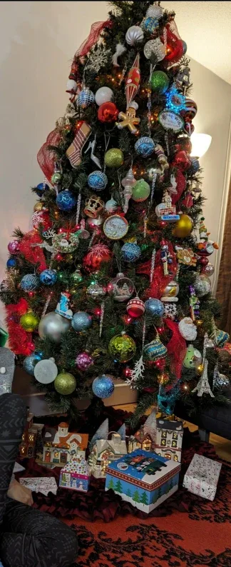 7.5ft Balsam Fir Full Christmas Tree image indicator(3)