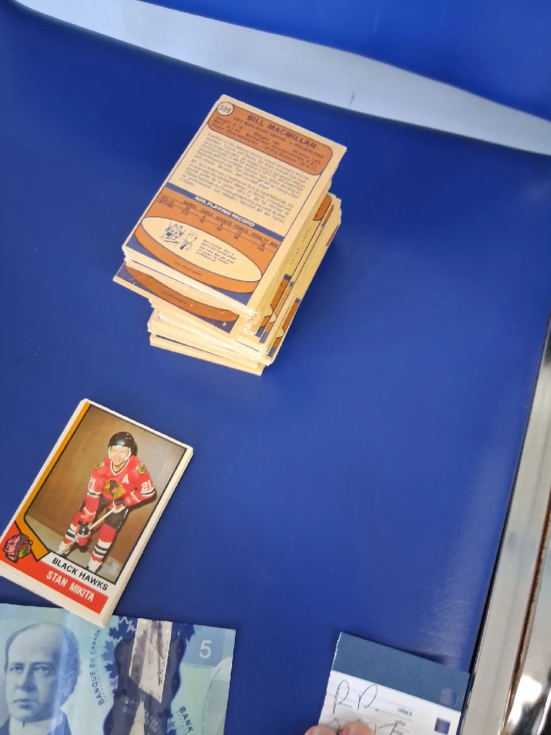 Vintage Hockey Cards - 1970s Collection image indicator(10)