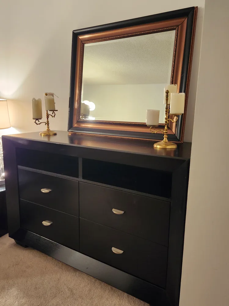 Black Dresser with Mirror image indicator(7)