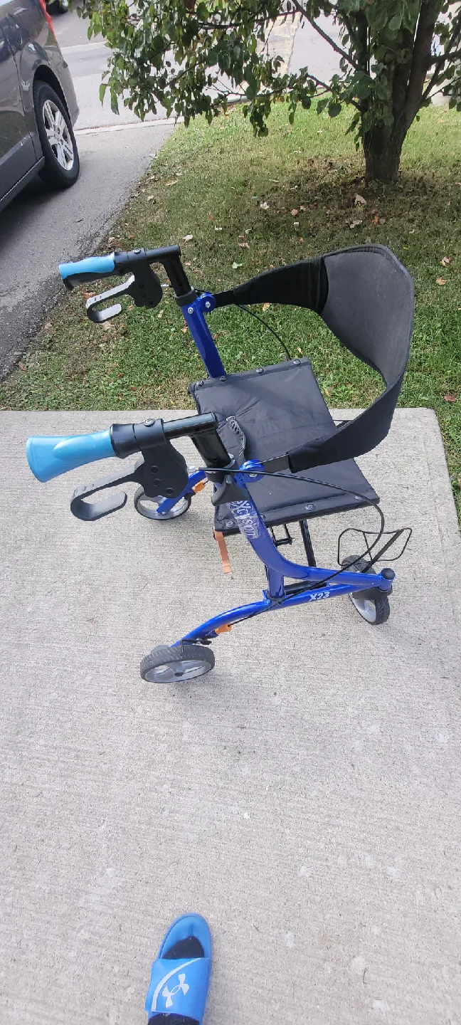 Airgo Mobility Walker - Blue image indicator(2)
