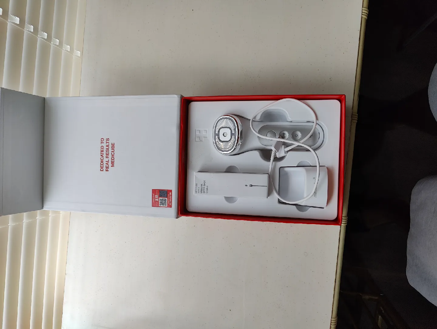 Medicube Age-R Ussera Deep Shot Device image indicator(2)