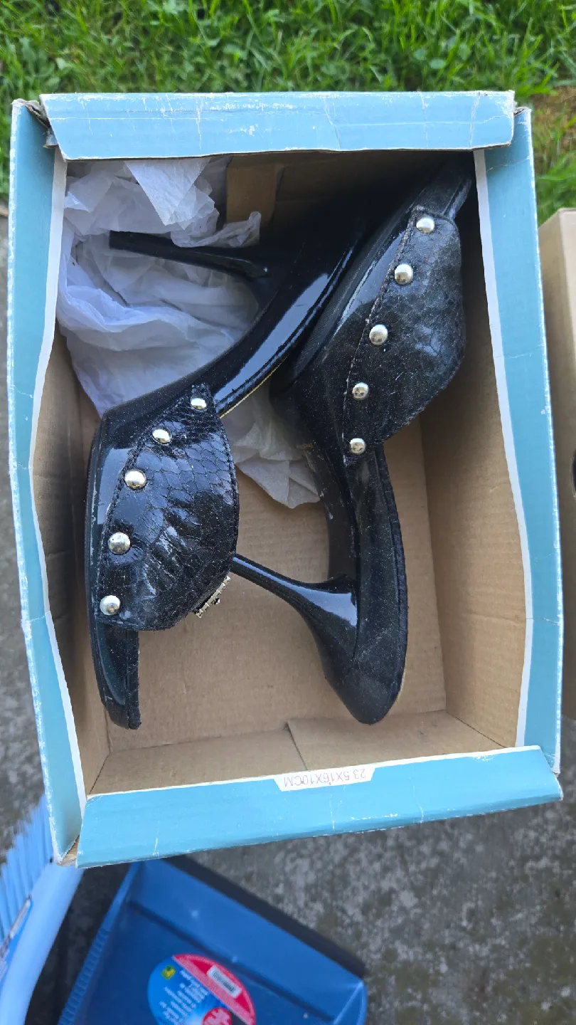 Le Chateau & Call It Spring Heels image indicator(6)