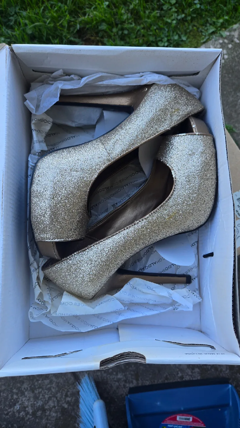 Le Chateau & Call It Spring Heels image indicator(7)