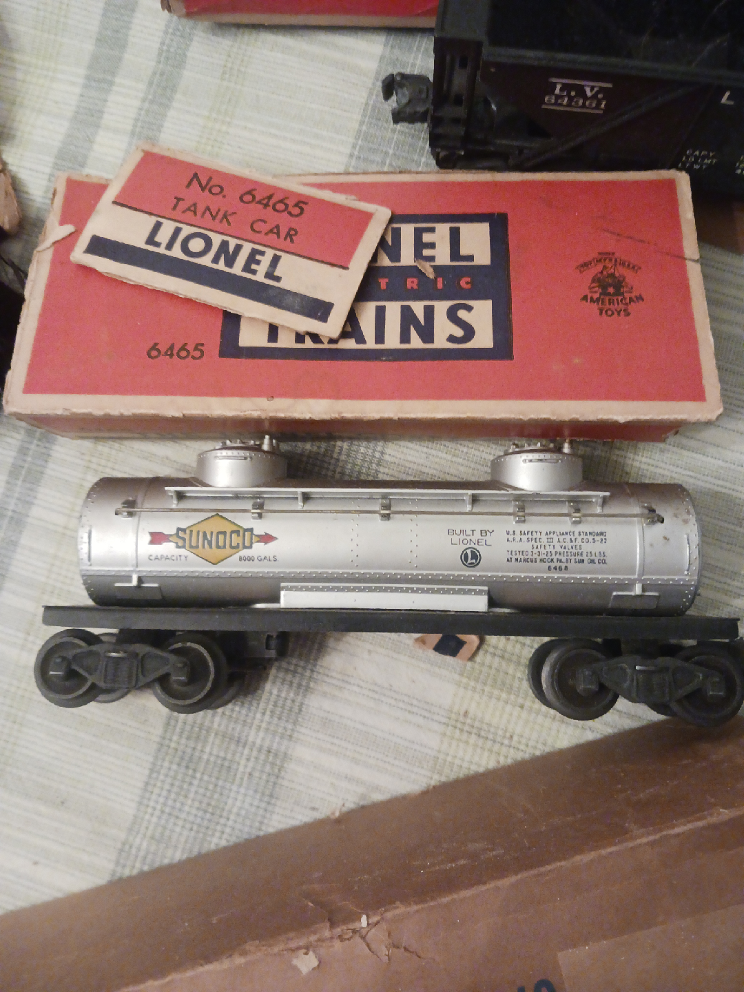 Lionel No. 6465 Tank Car with Box