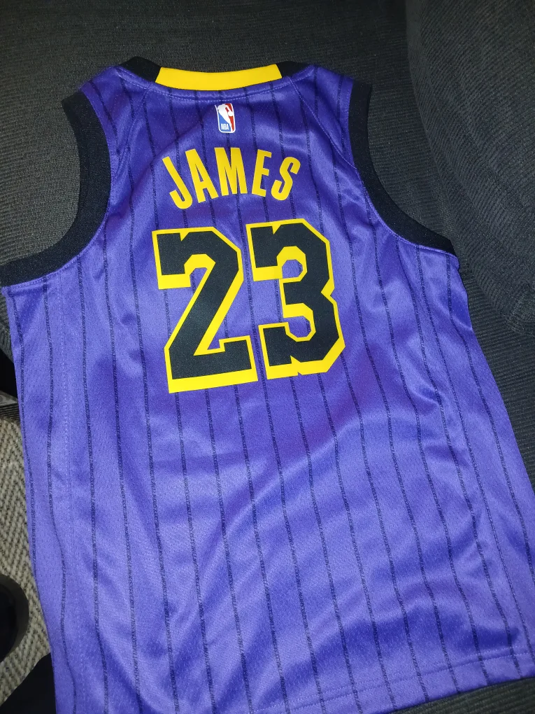 Nike LeBron James Lakers Jersey - Size M image indicator(3)
