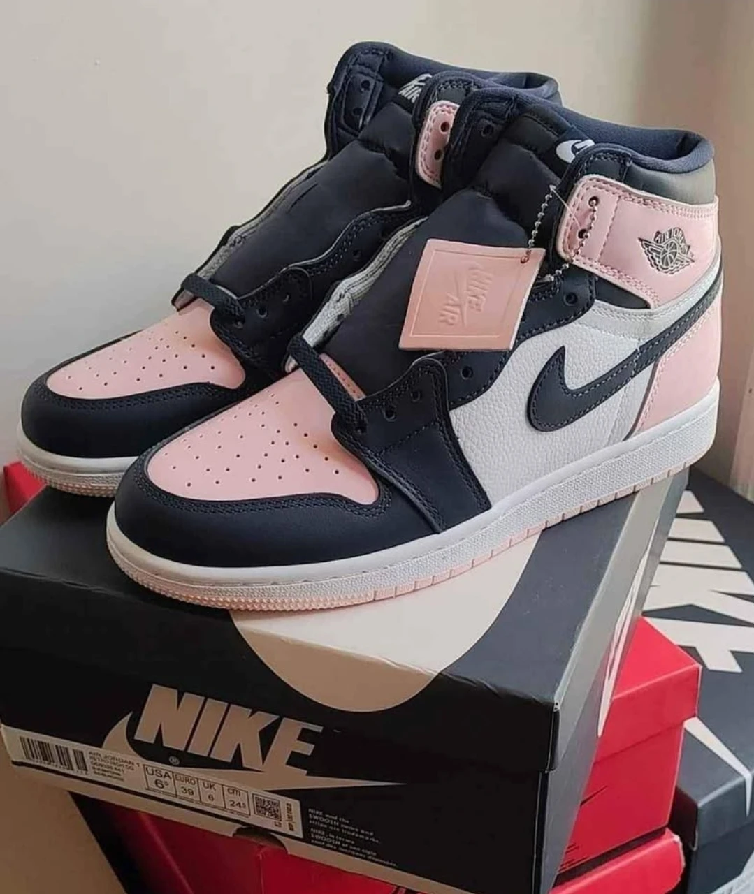 Nike Air Jordan 1 High  (Bubble Gum) Size 6.5