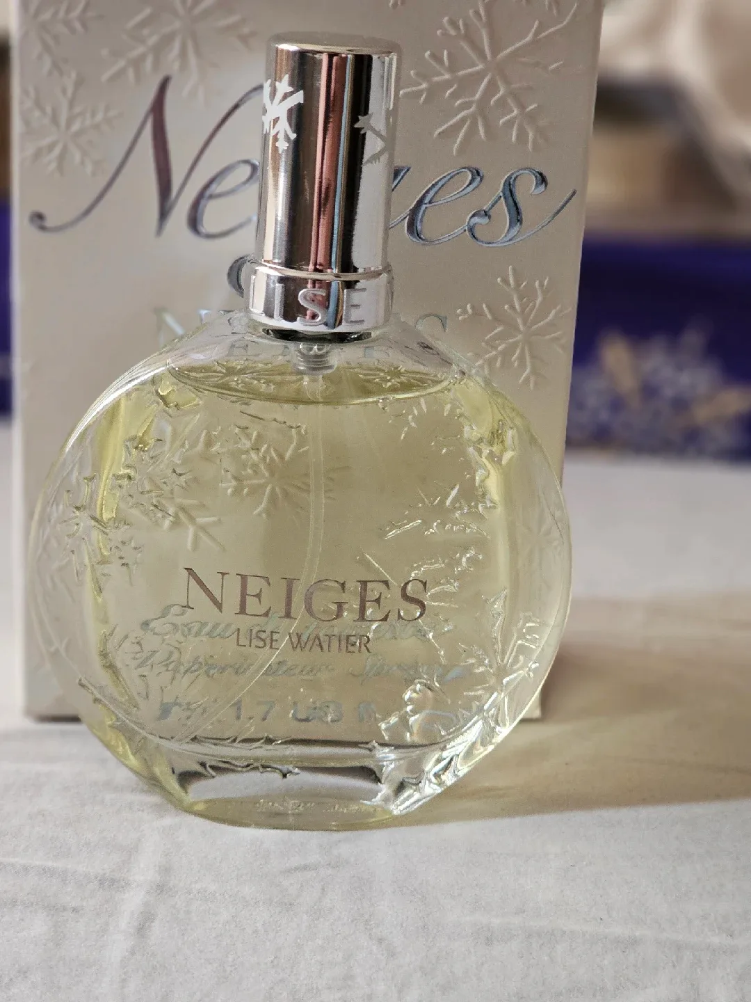 Lise Watier Neiges Eau de Toilette 50ml image indicator(2)
