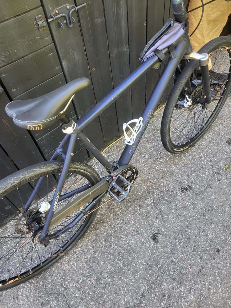 Mongoose Hybrid Bike - image indicator(3)