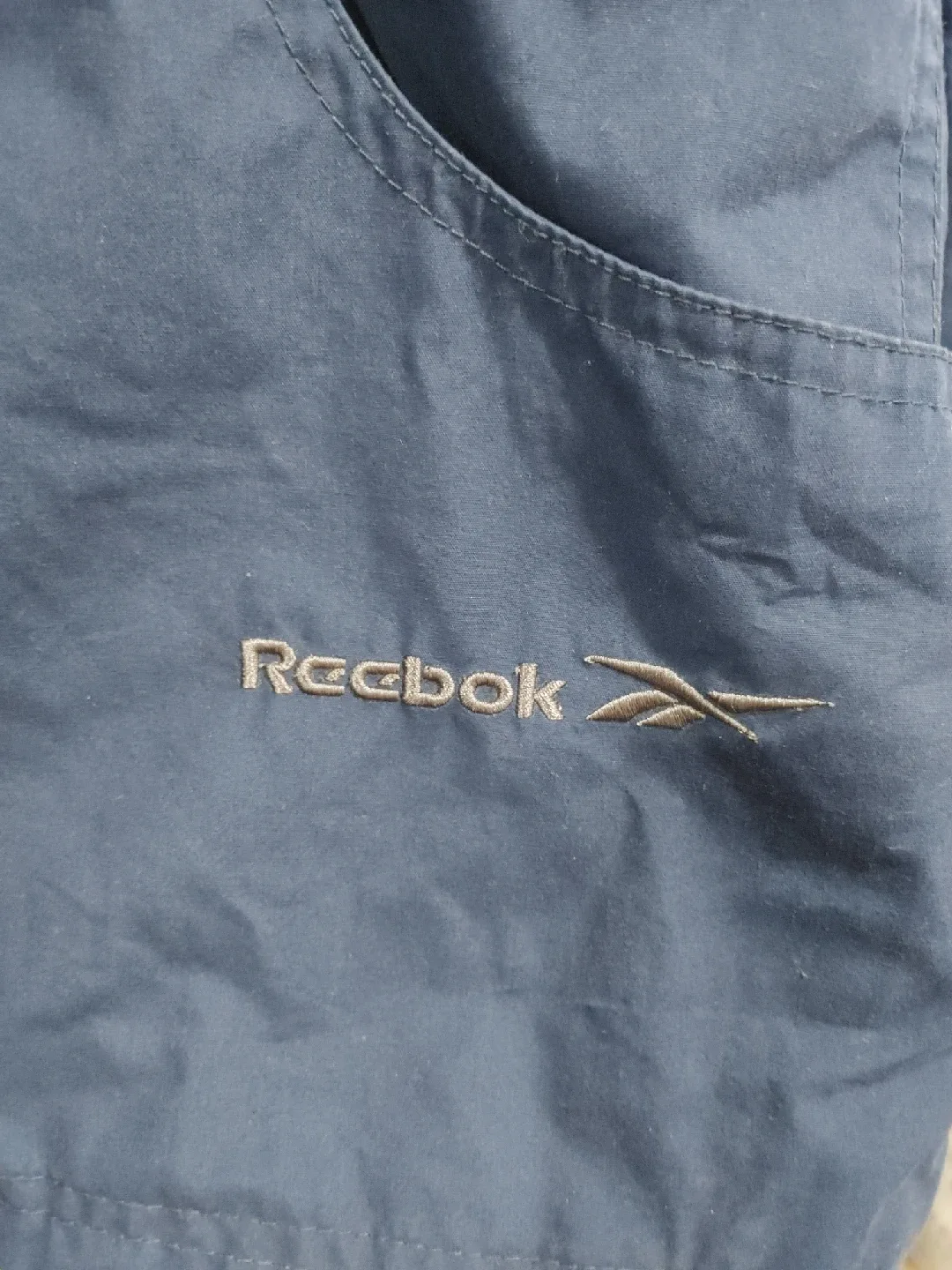 🧡REEBOK LIGHTWEIGHT JACKET FITS MENS MEDIUM TO LARGE image indicator(2)